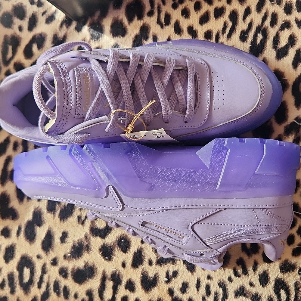 Cardi B x Reebok - Picture 6 of 6